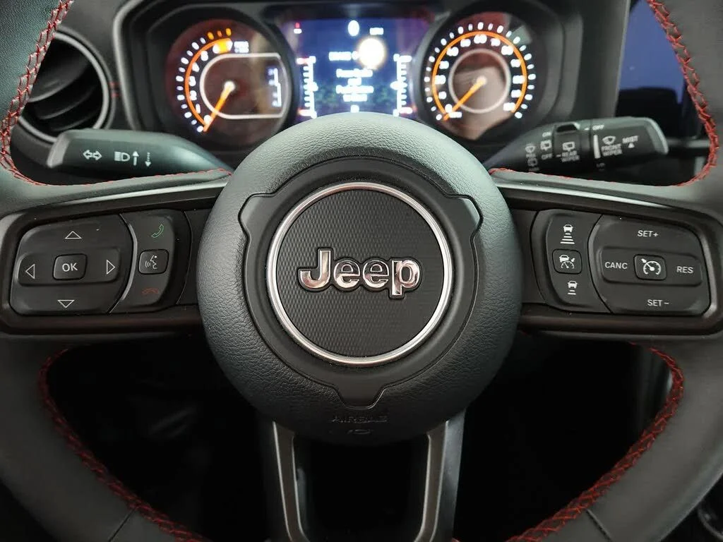 Certified Used 2025 Black Clearcoat Jeep Rubicon image 20