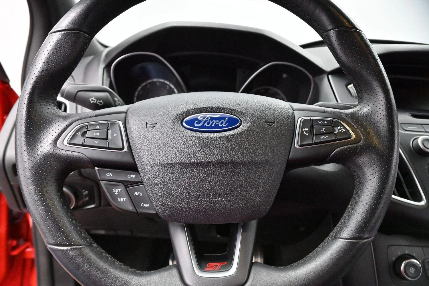 Used 2016 Race Red Ford ST image 16