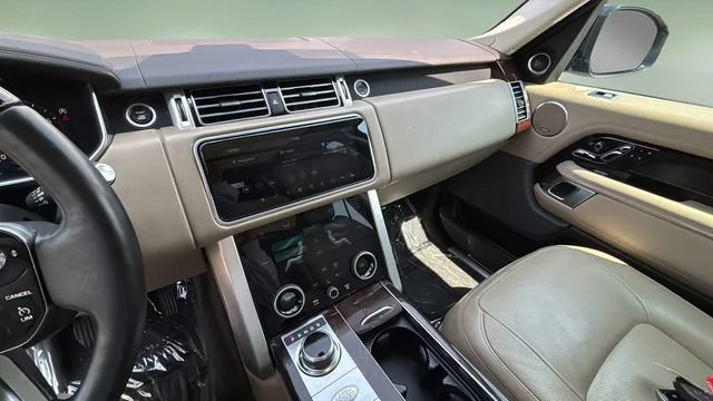 Used 2019 Blue Land Rover 5.0L V8 Supercharged image 25