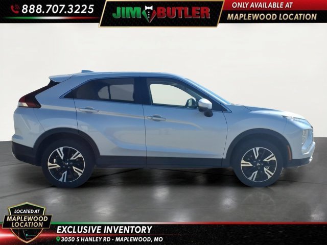 Used 2025  Mitsubishi SE image 4