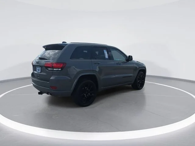 Used 2021 Gray Jeep Laredo X image 8