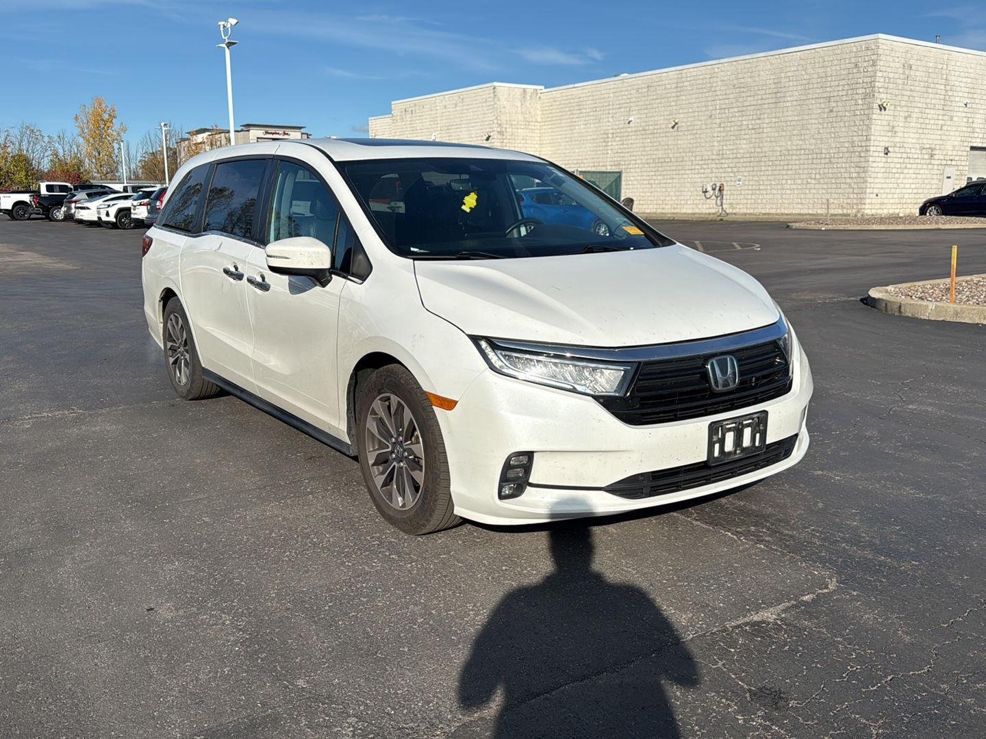 Used 2021 Platinum White Pearl Honda EX-L image 4