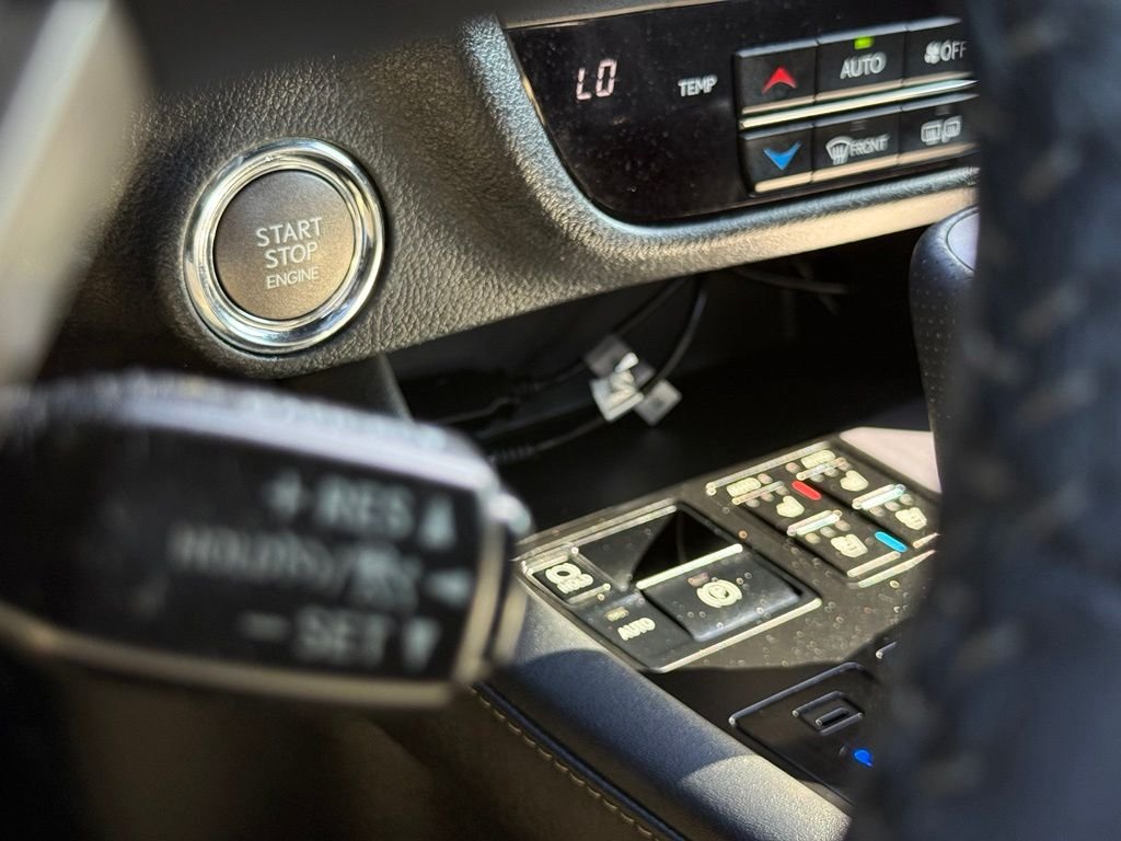 Used 2018 White Lexus 350 F Sport image 35