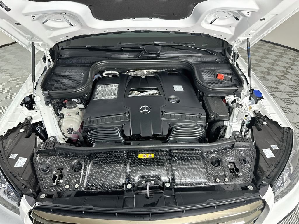 New 2026 Polar White Mercedes-Benz GLS 580 image 32
