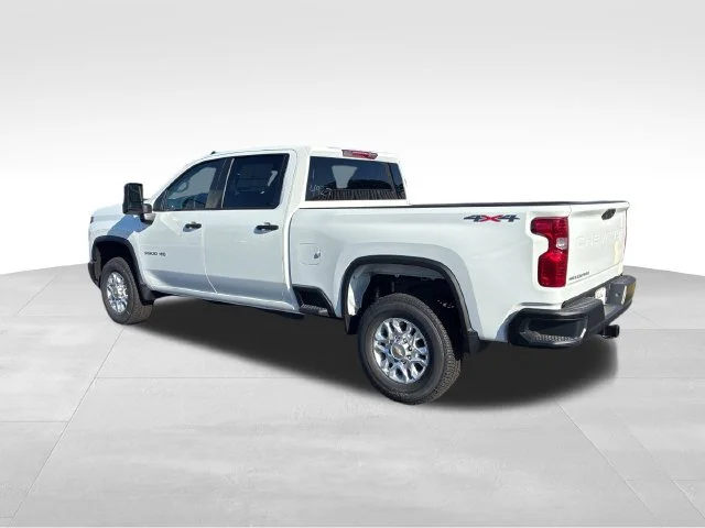 New 2026 Summit White Chevrolet WT image 3