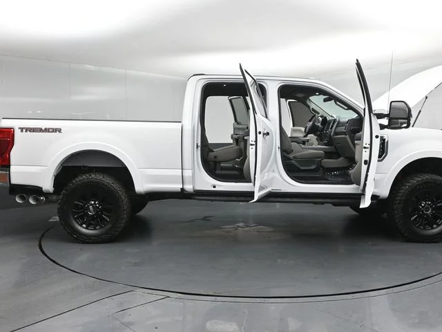 Certified Used 2021 Oxford White Ford XLT image 59
