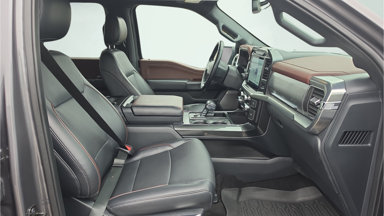Used 2021 Carbonized Gray Metallic Ford Lariat image 22