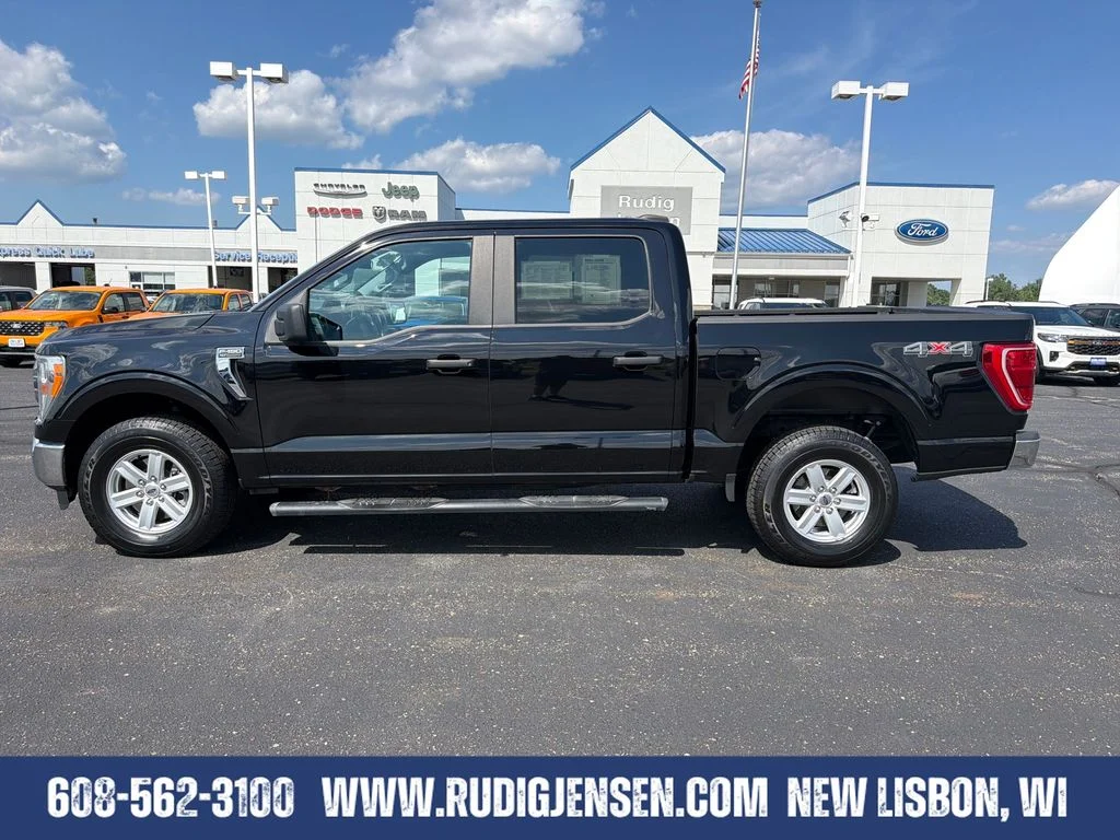 Used 2021 Black Ford XLT image 2