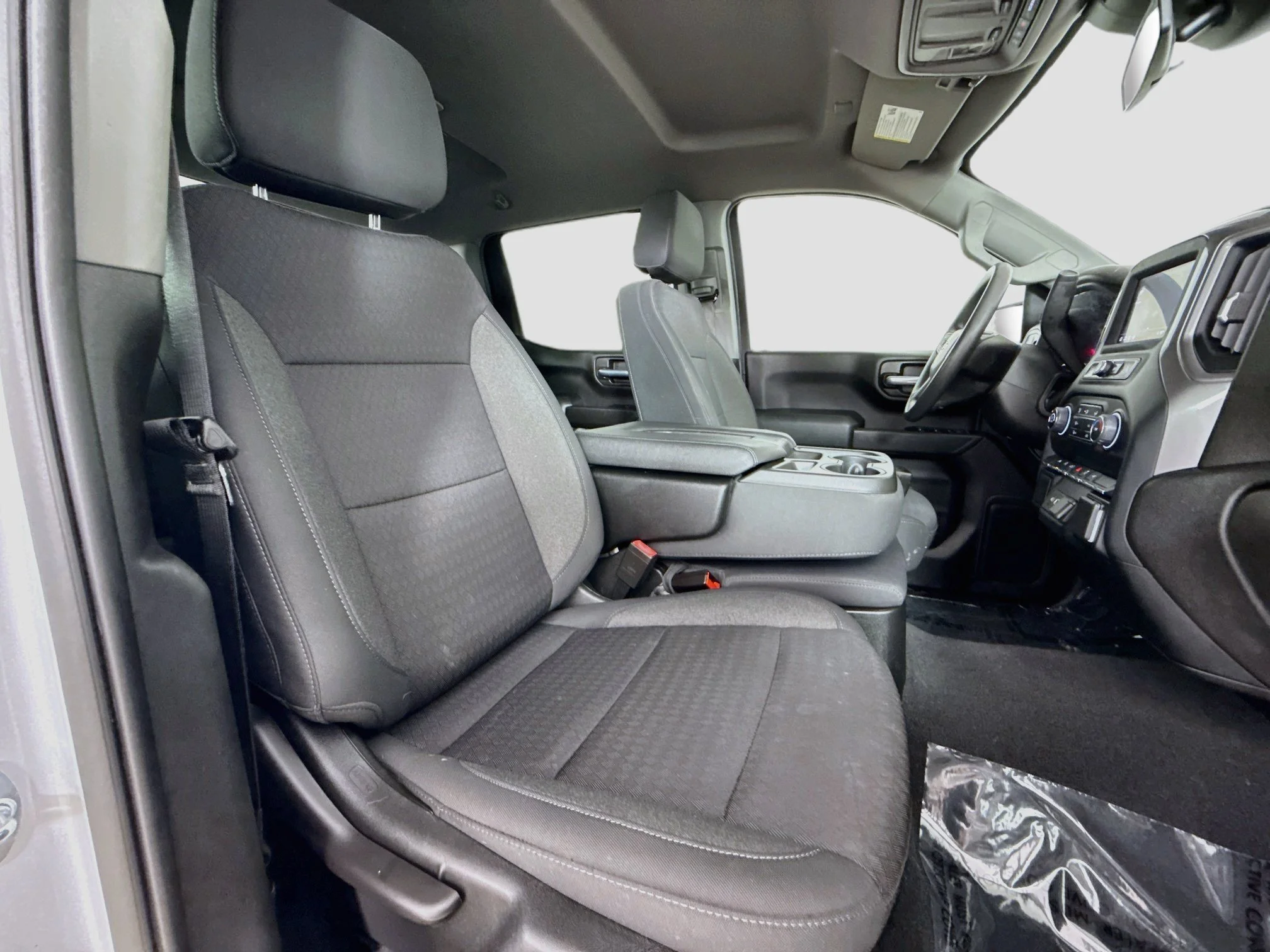 Used 2022 Silver Ice Metallic Chevrolet Custom image 30
