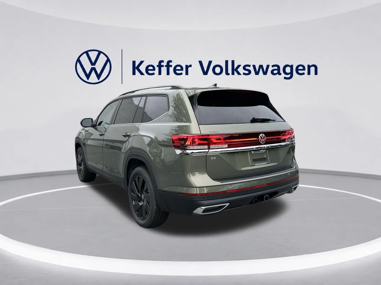 New 2026 Green Volkswagen 2.0T SE w/Technology image 3