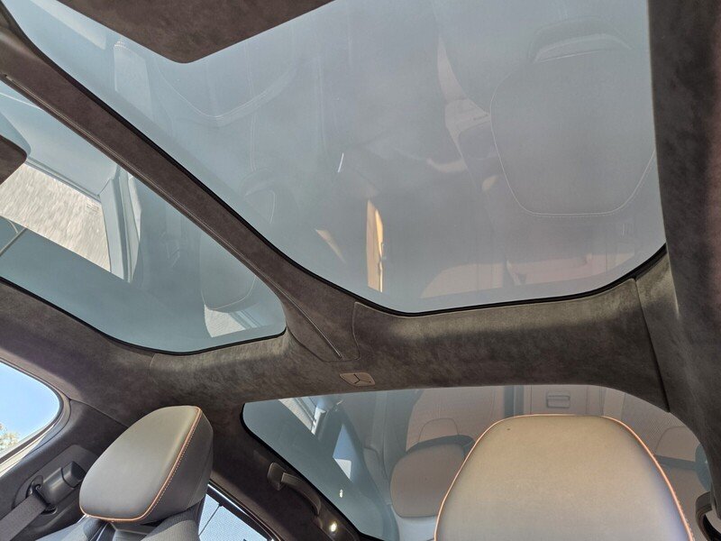 Used 2022  Lucid Grand Touring image 16