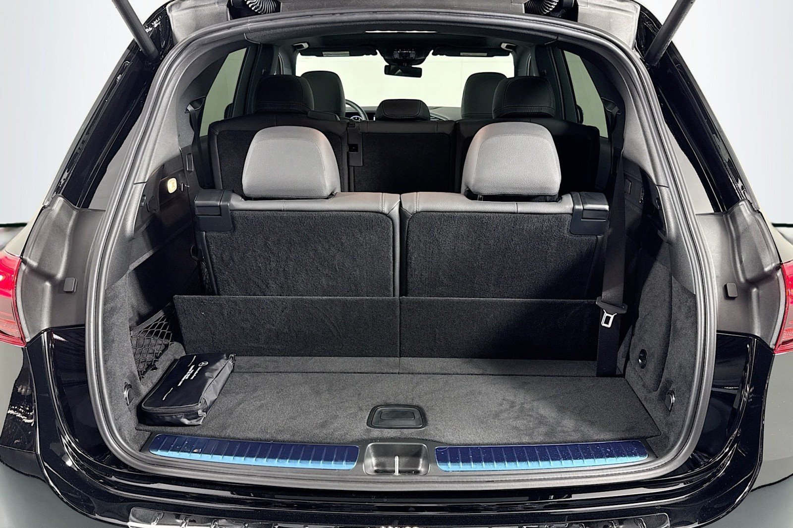 New 2026 Black Mercedes-Benz GLE 450 4MATIC® SUV image 23