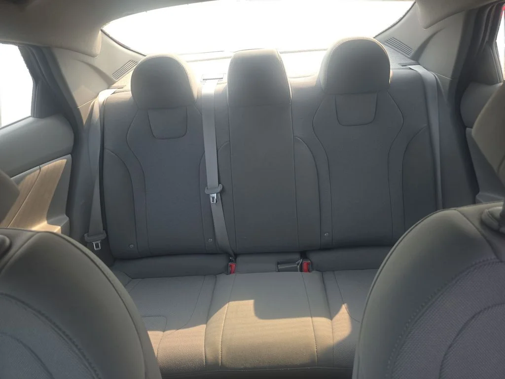 Used 2022 Phantom Black Hyundai SE image 10