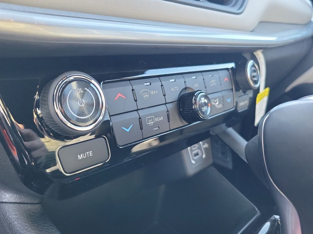 New 2026 Joose (DISC) Jeep Limited image 14