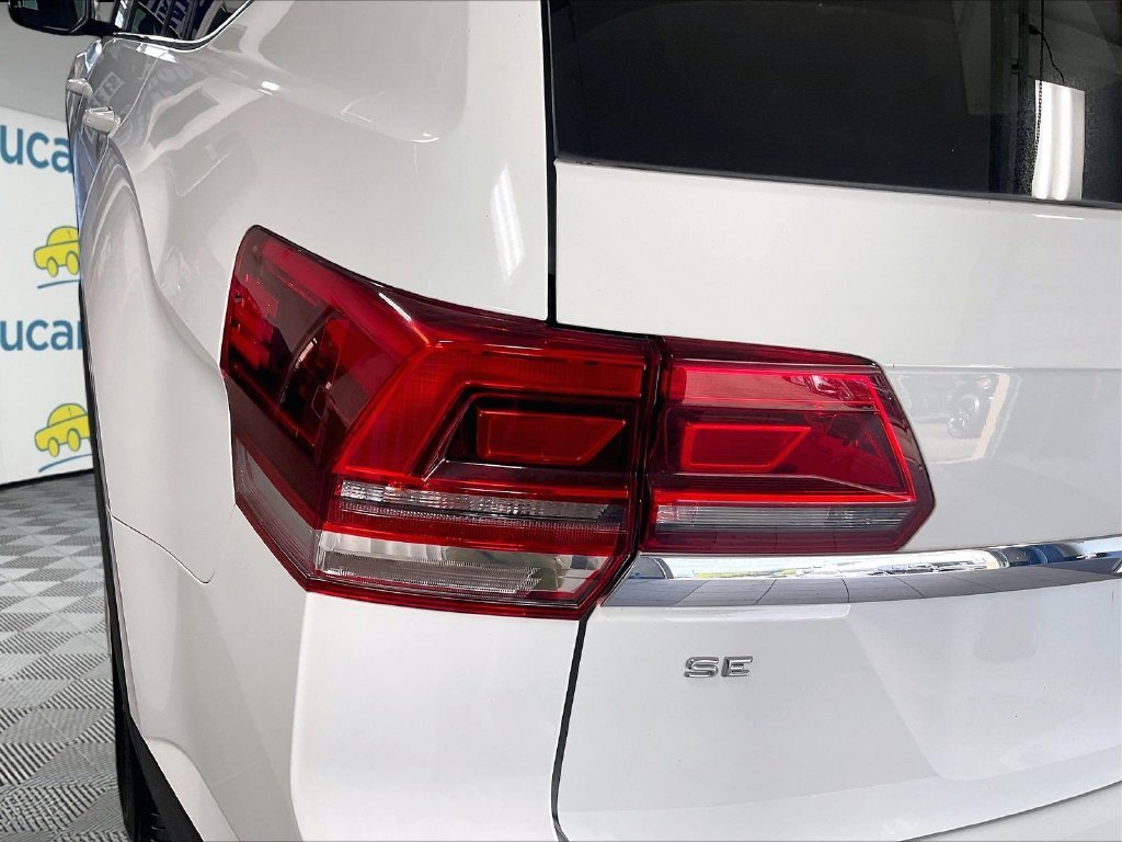 Used 2019 White Volkswagen 3.6L V6 SE image 34