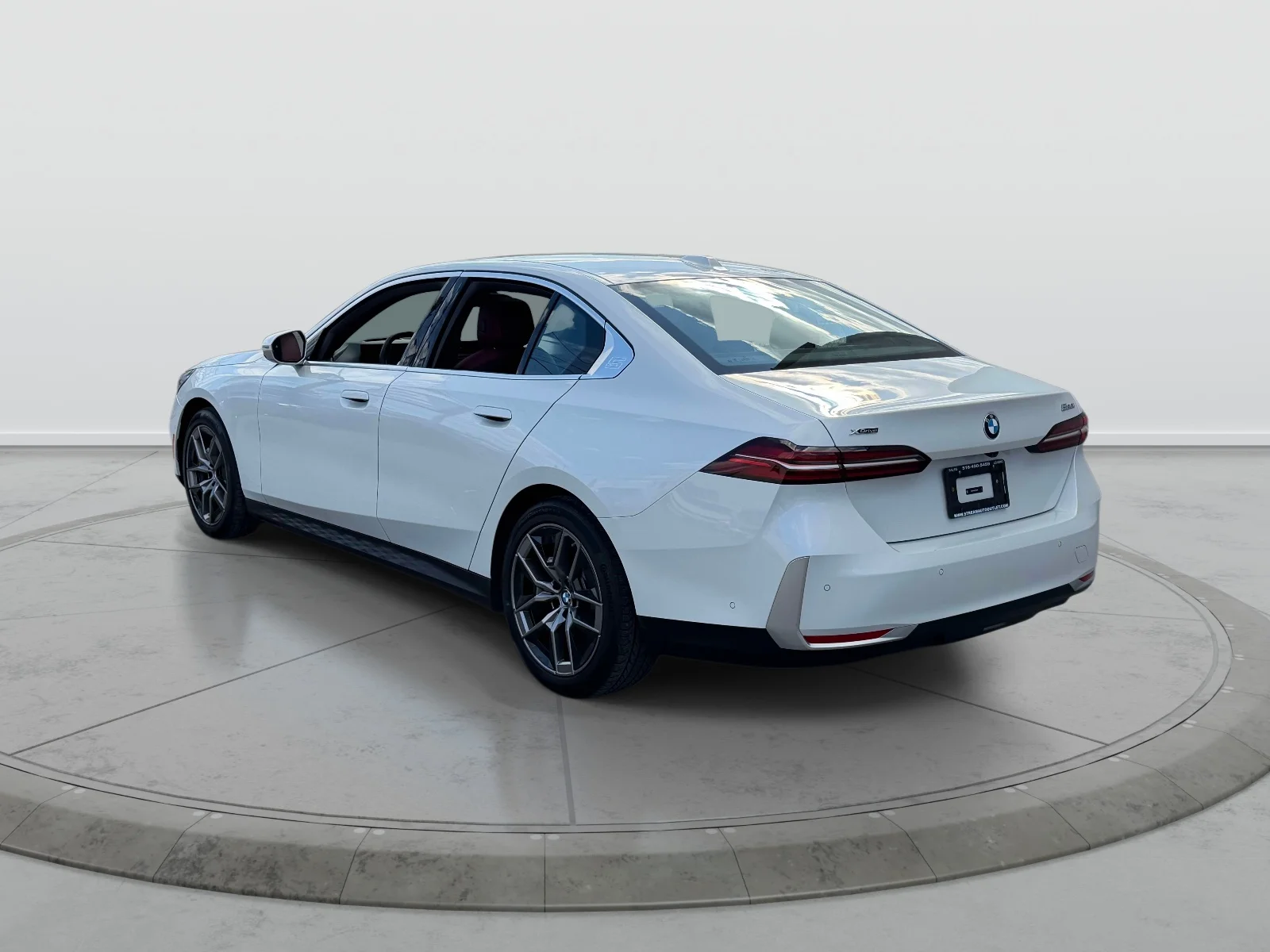 Used 2026 White BMW 530i xDrive image 5