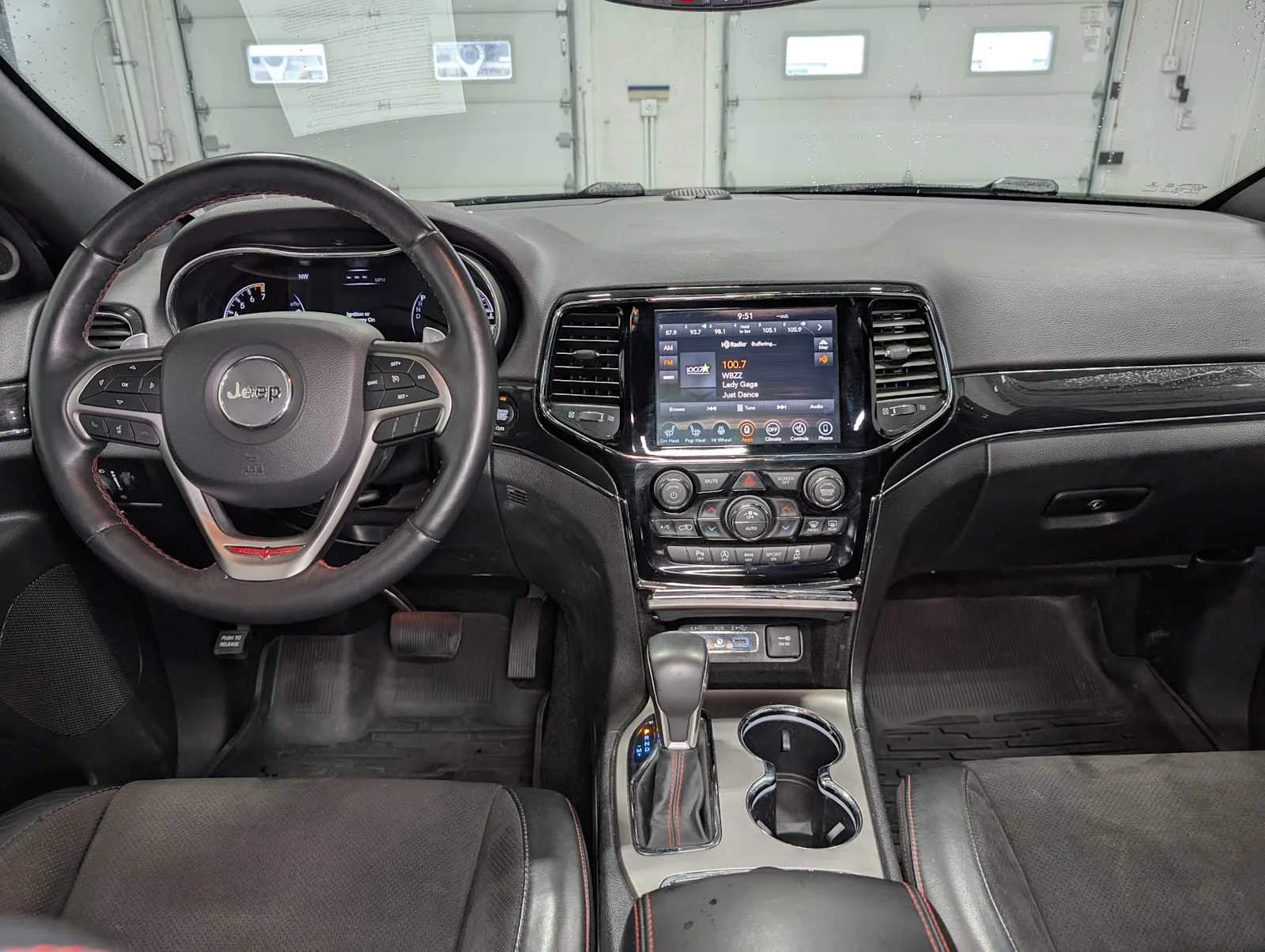 Used 2019 Granite Crystal Metallic Clearcoat Jeep Trailhawk image 18