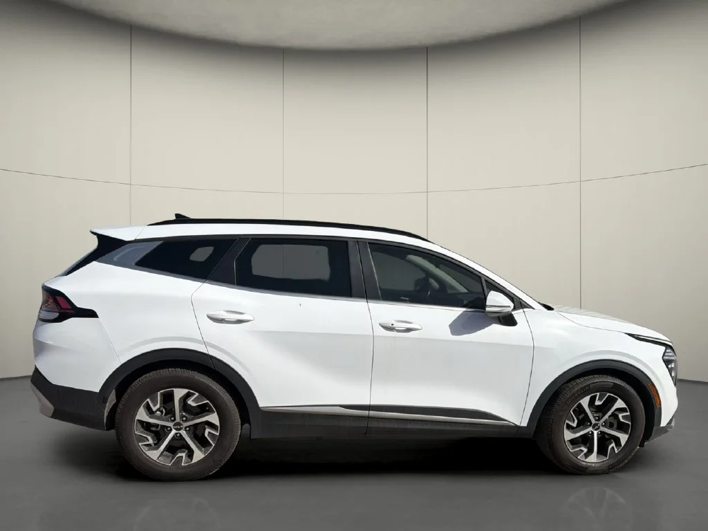 Used 2025 White Kia EX image 8