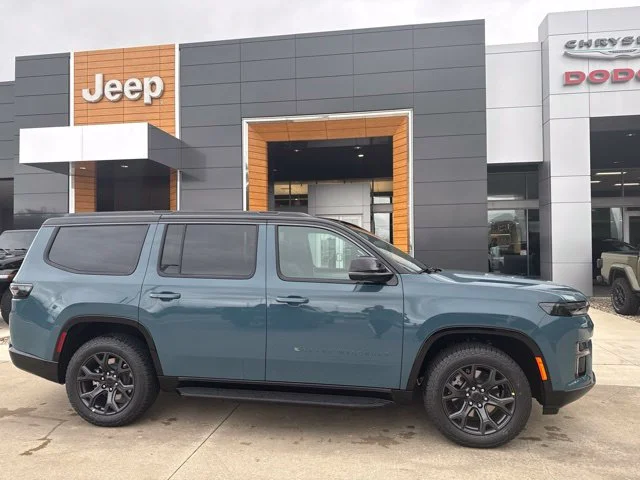 New 2027 Gray Jeep Upland image 5
