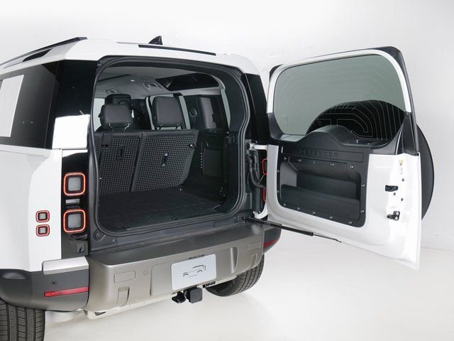 New 2026 Fuji White Land Rover S image 31