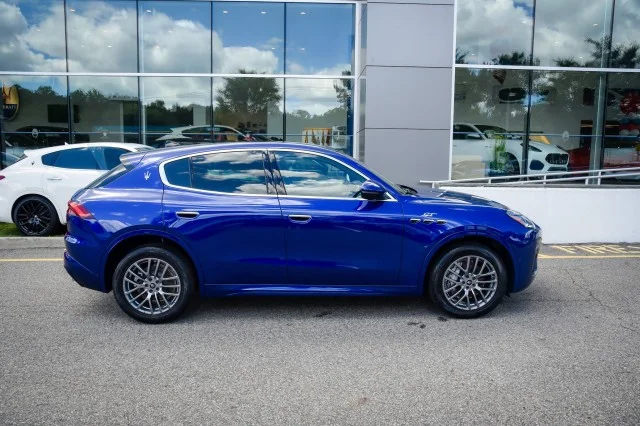 Used 2024 Blu Intenso Metallic Maserati GT image 8