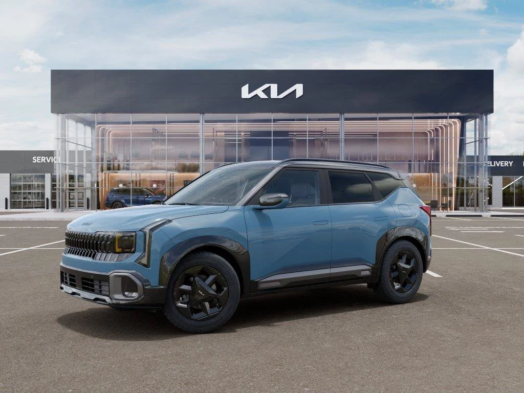 New 2027 Frost Blue / Black Roof Kia X-Line S image 3