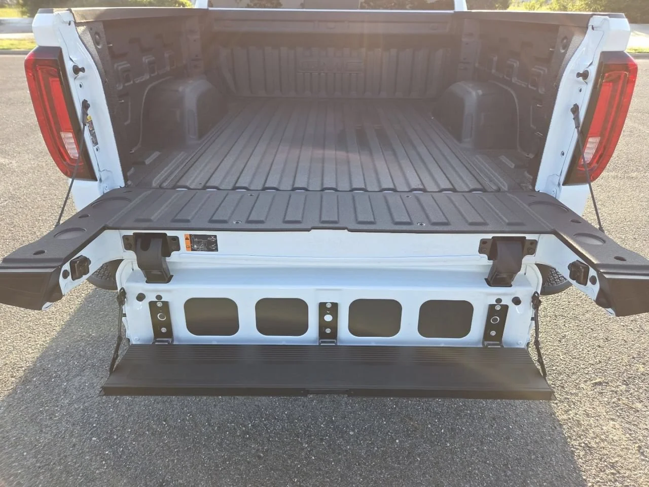 New 2026 Glacier White Tricoat GMC SLT image 23