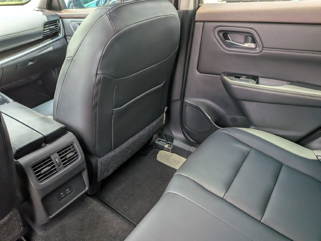 Used 2023 Black Nissan SL image 35