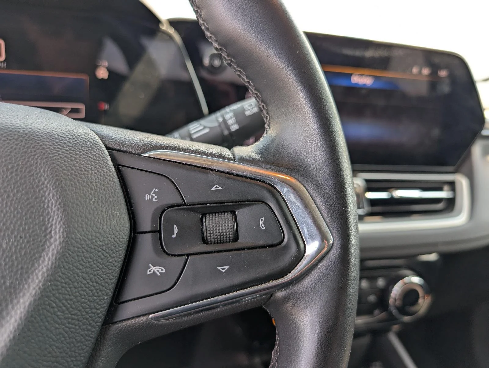 Used 2024 Mosaic Black Metallic Chevrolet LT image 13
