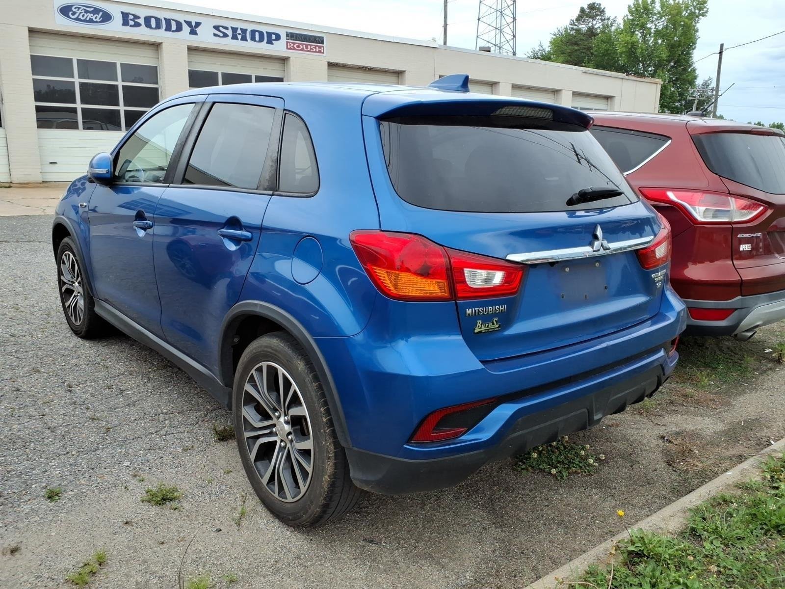 Used 2019 Octane Blue Metallic Mitsubishi SE 2.0 image 4