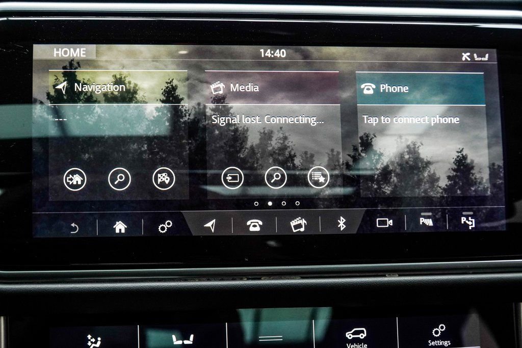Used 2022 Black Land Rover SVAutobiography image 25