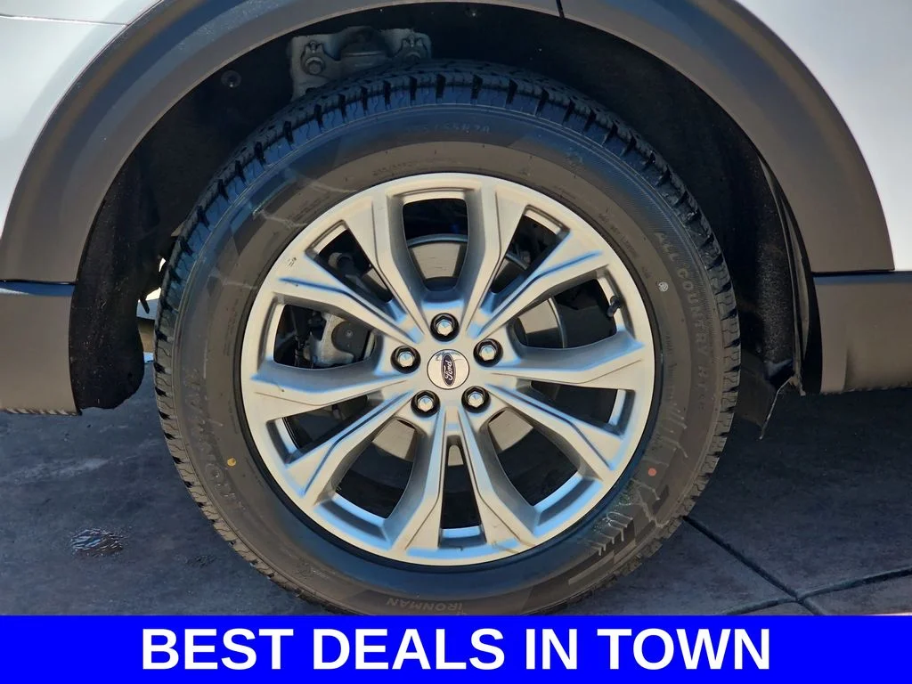 Used 2023 White Ford Limited image 39