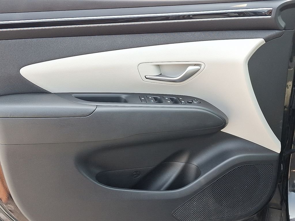 Used 2024 Black Hyundai SEL image 13