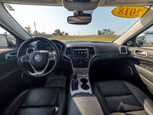 Used 2018 Black Jeep Summit image 12