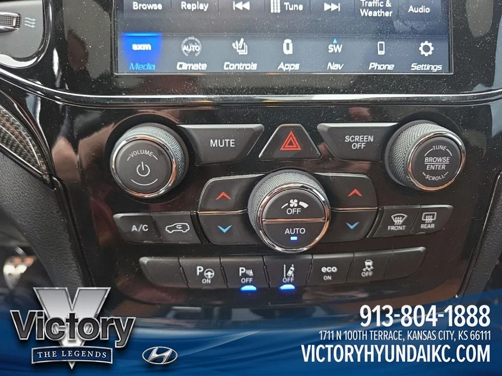 Used 2021 Silver Jeep Trackhawk image 22