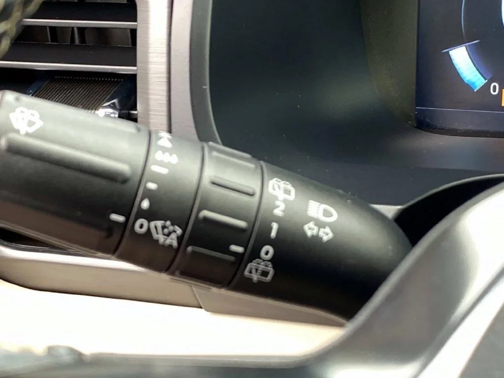 Used 2024 Blue Metallic Ford Platinum image 22