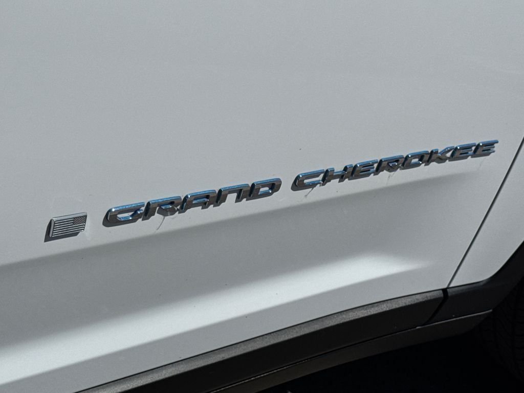 Certified Used 2022 White Jeep 4xe image 8