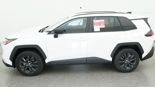 New 2026 Ice Cap Toyota XLE Premium image 3