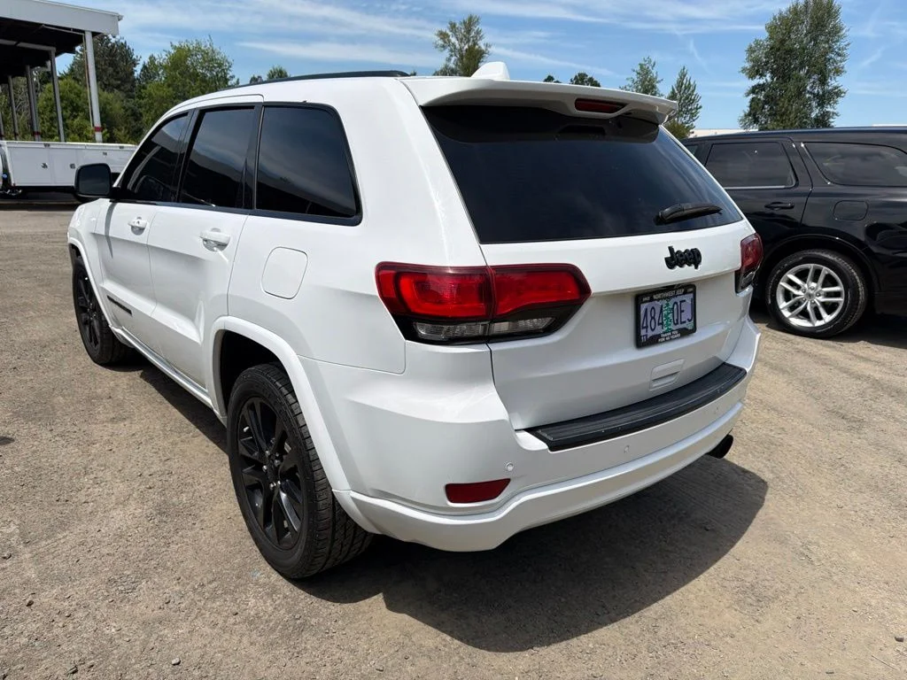 Used 2017 White Jeep Altitude image 4