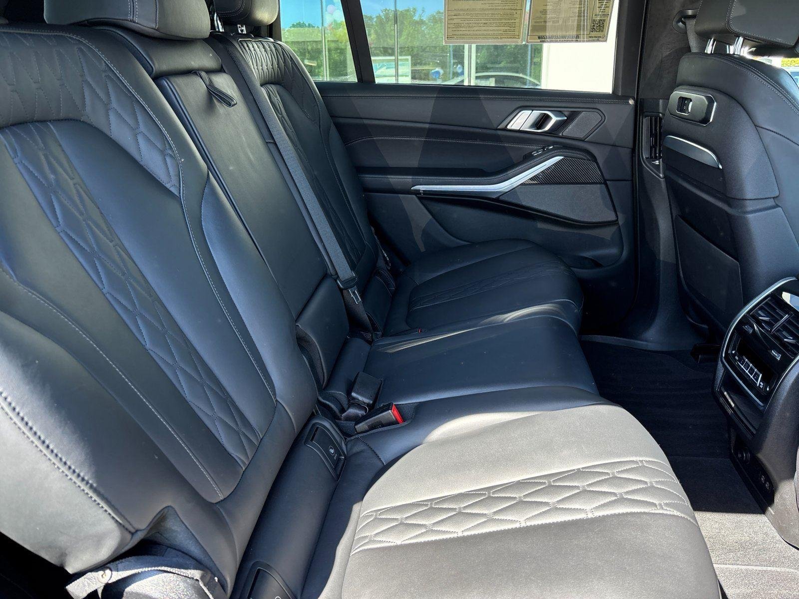 Used 2024 Manhattan Green Metallic BMW M60i image 37