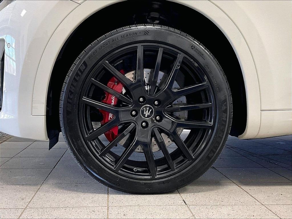 Used 2022 White Maserati Modena image 7