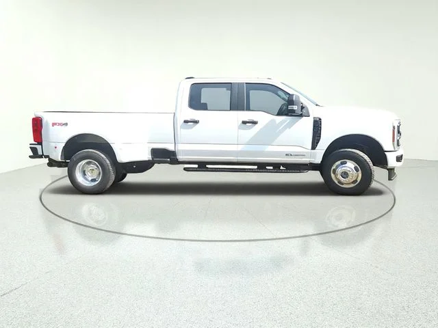New 2026 Oxford White Ford F-350® XL image 34