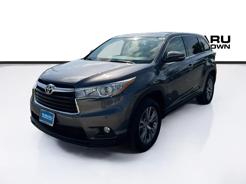 Used 2015 Gray Toyota LE Plus V6 image 3