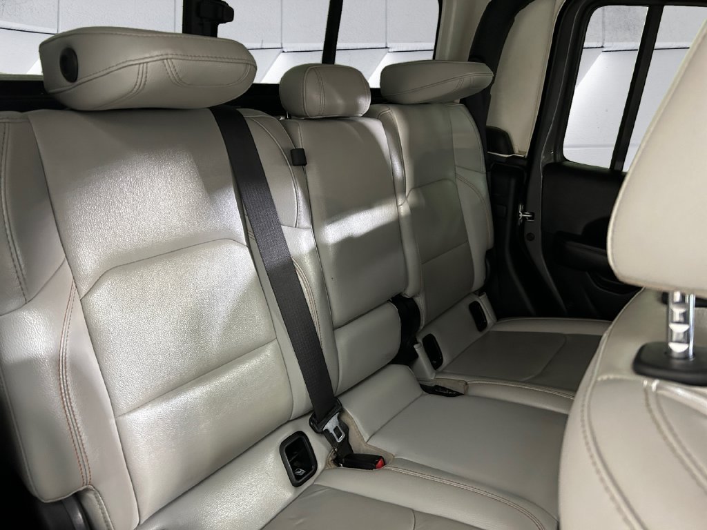 Used 2023 Gray Jeep Mojave image 16