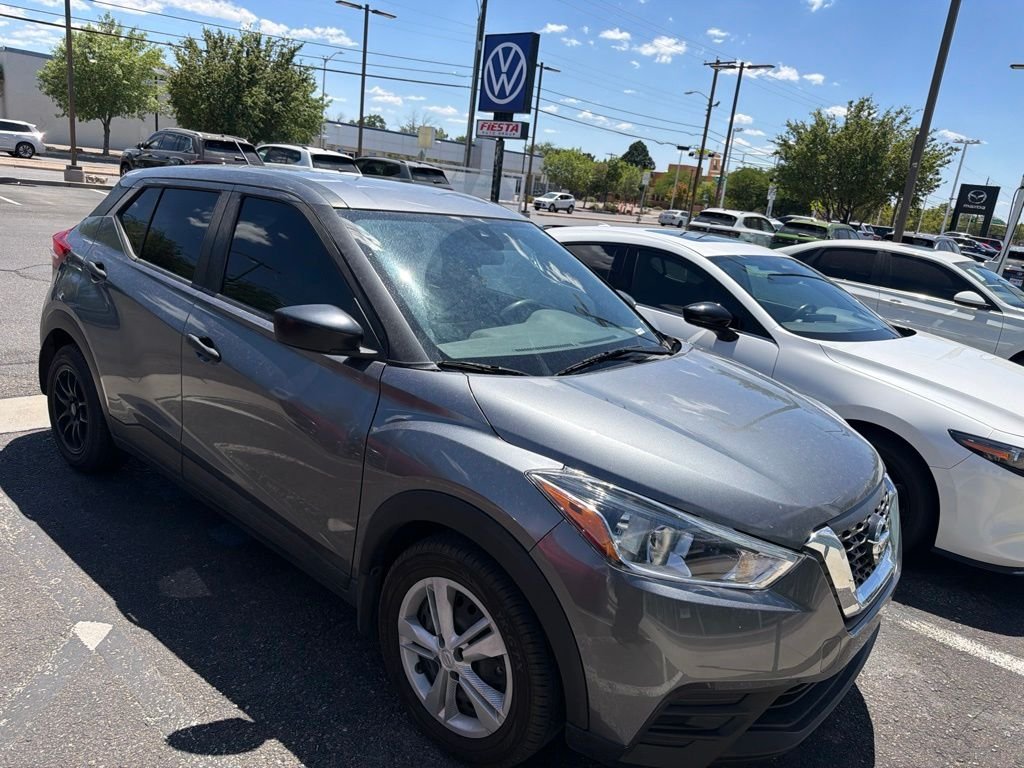 Used 2020 Gray Nissan S image 8