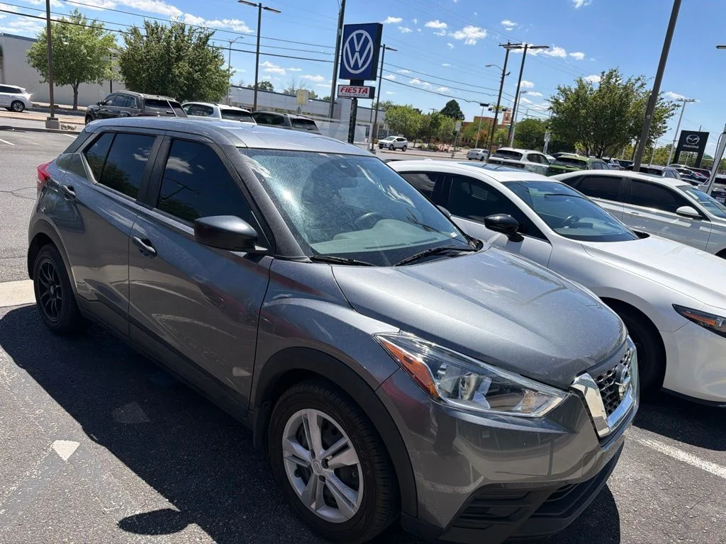 Used 2020 Gray Nissan S image 8
