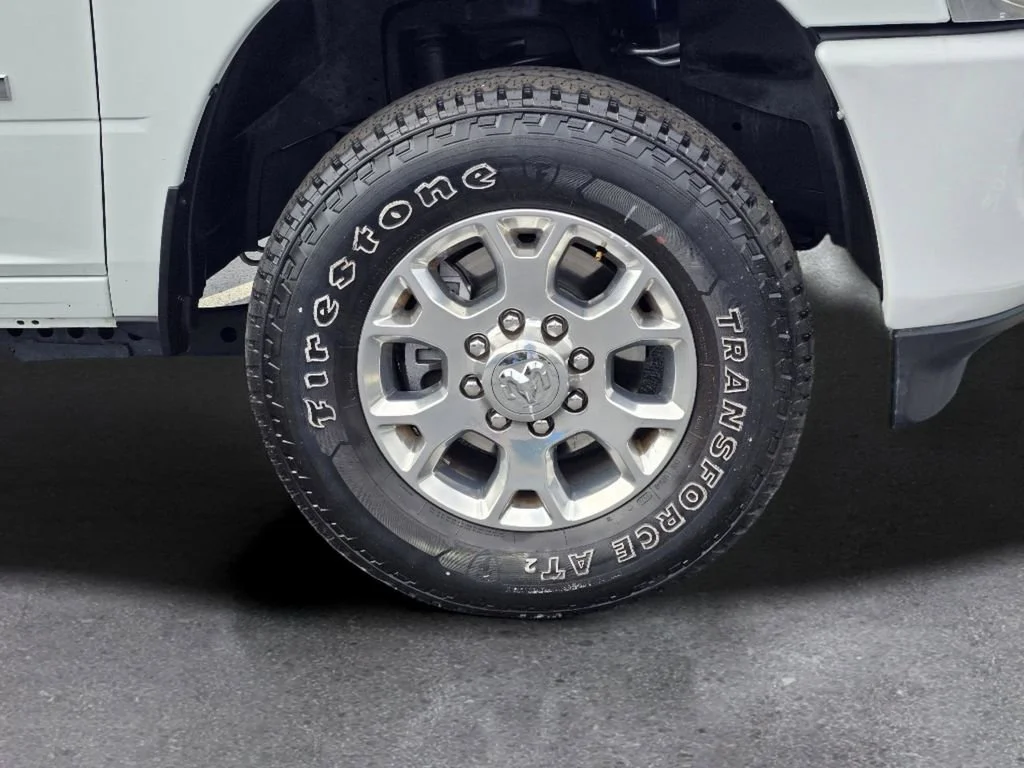 Used 2024  Ram Laramie image 6