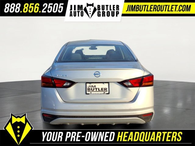 Used 2021 Silver Nissan S FWD image 17