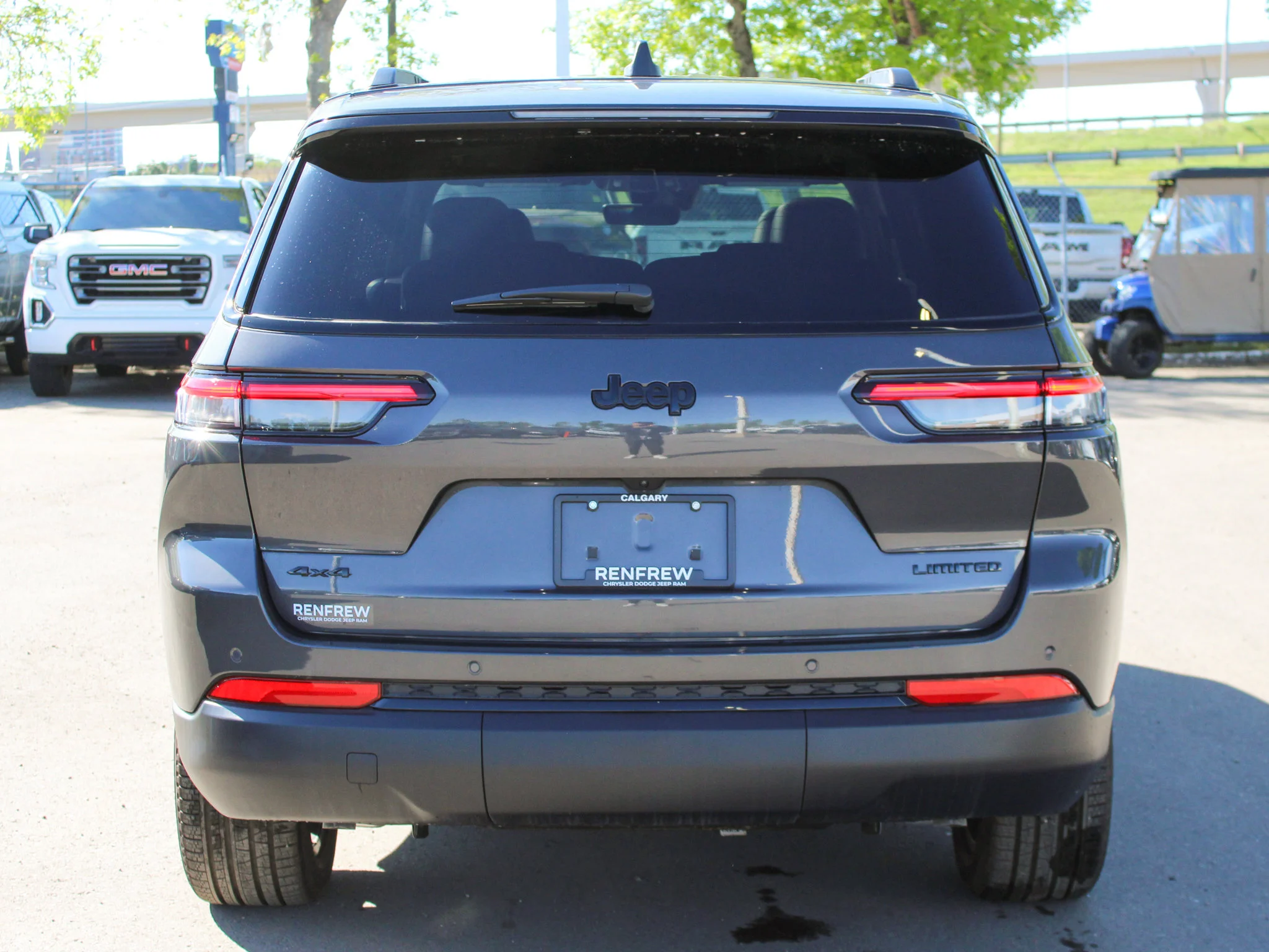 Certified Used 2025 Grey Jeep Limited * V6 | Trailer Tow Package  | Adaptive Cruise | Heated Seats image 14
