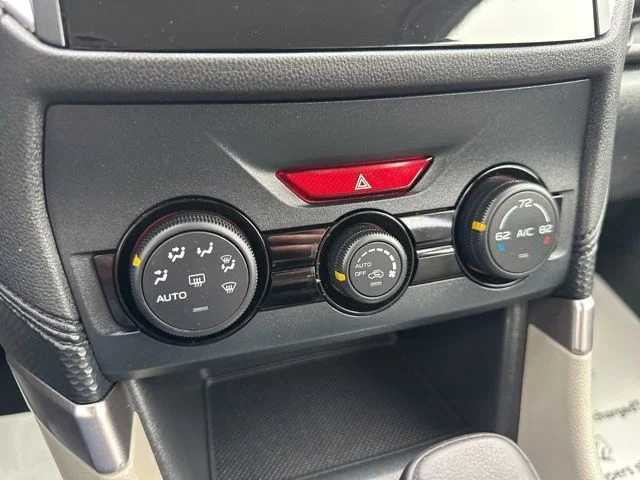 Used 2022 White Subaru Base image 21